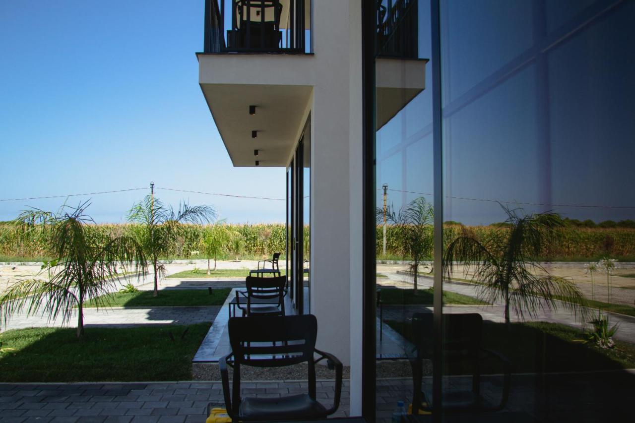 Posh Villas Rrogozhine Екстер'єр фото