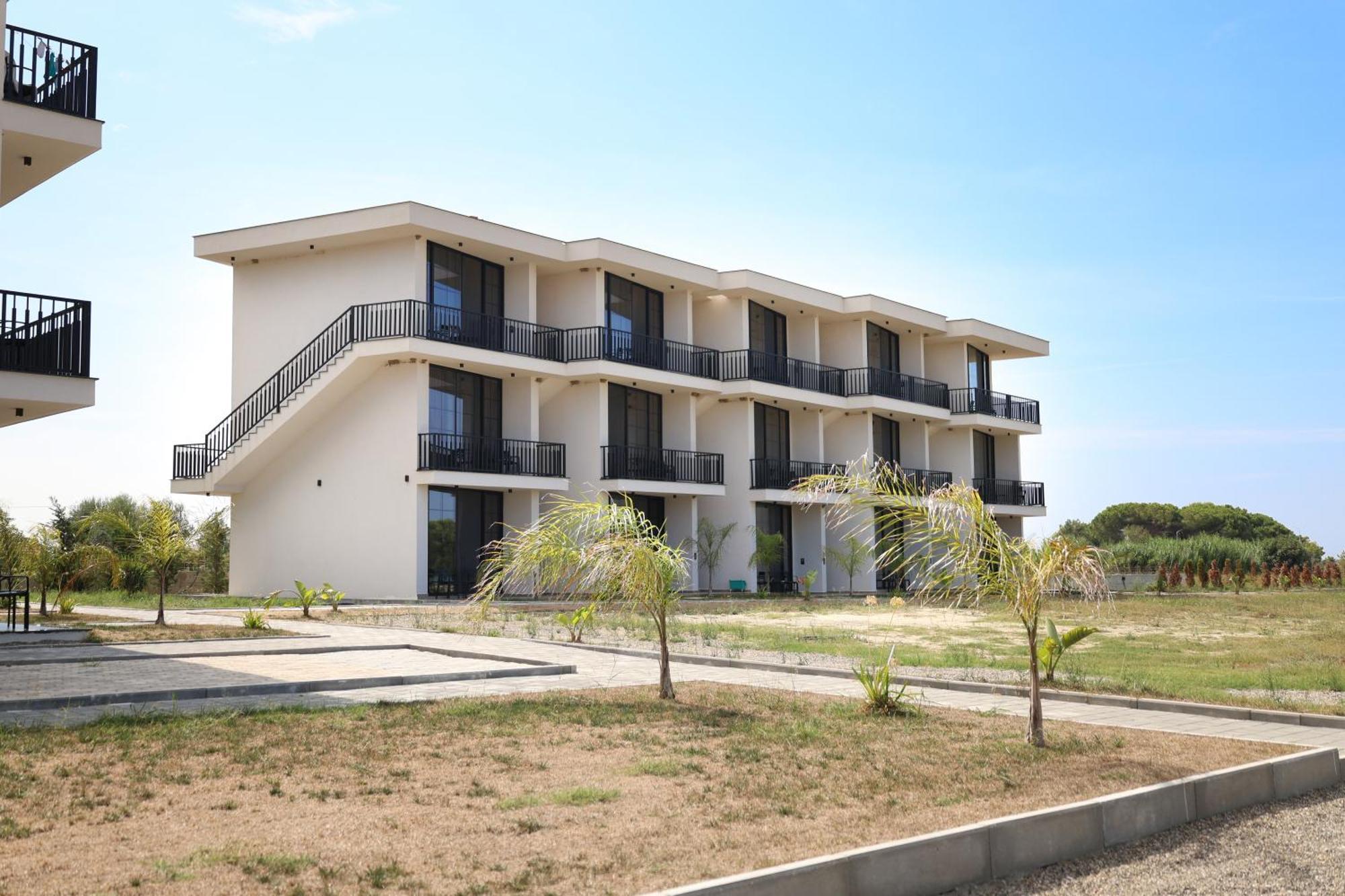 Posh Villas Rrogozhine Екстер'єр фото