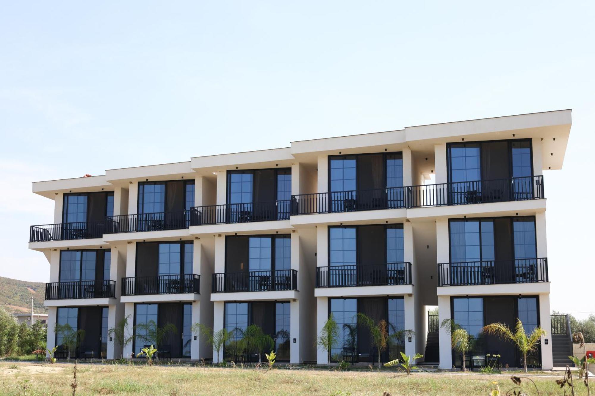 Posh Villas Rrogozhine Екстер'єр фото